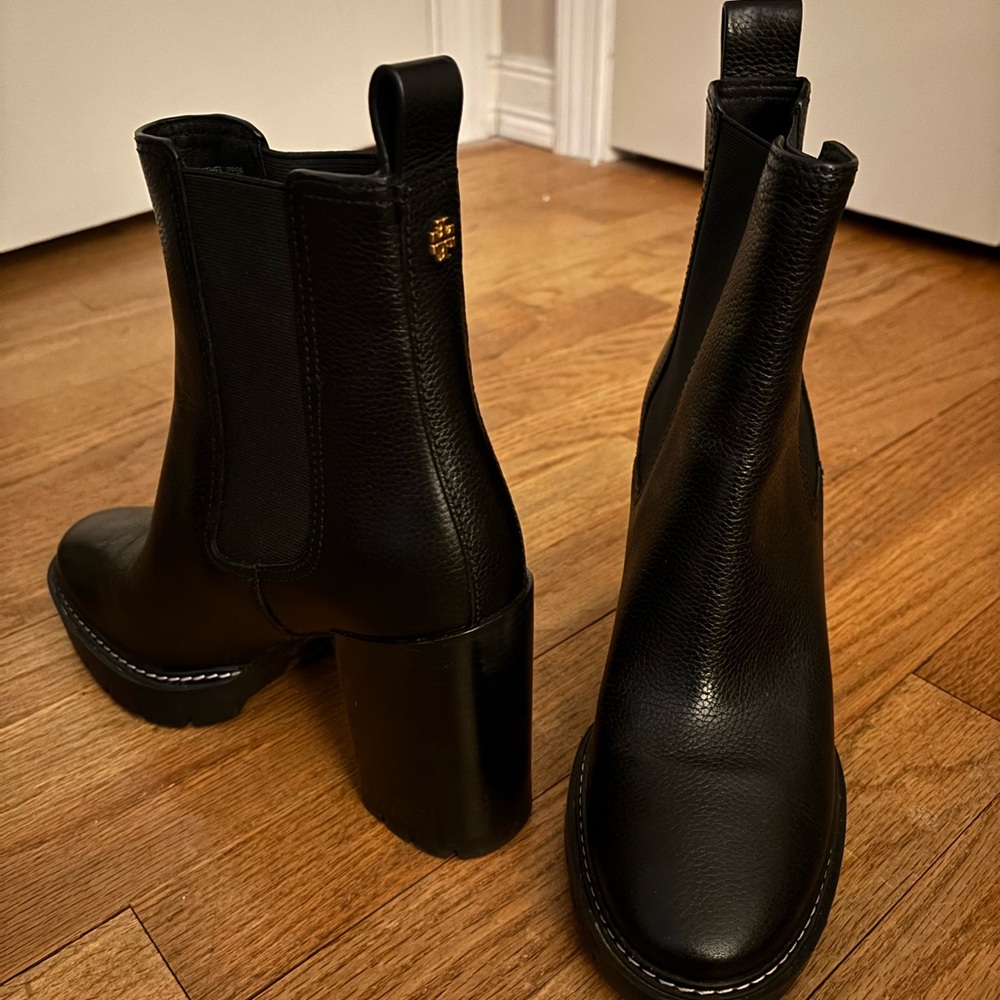 Tory Burch Black Leather Heeled Chelsea Boots